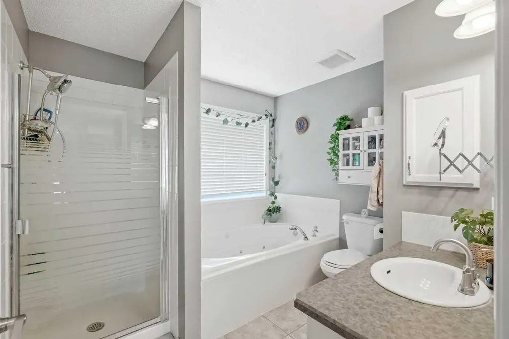 49 Shawbrooke Close Calgary AB T2Y 3A5