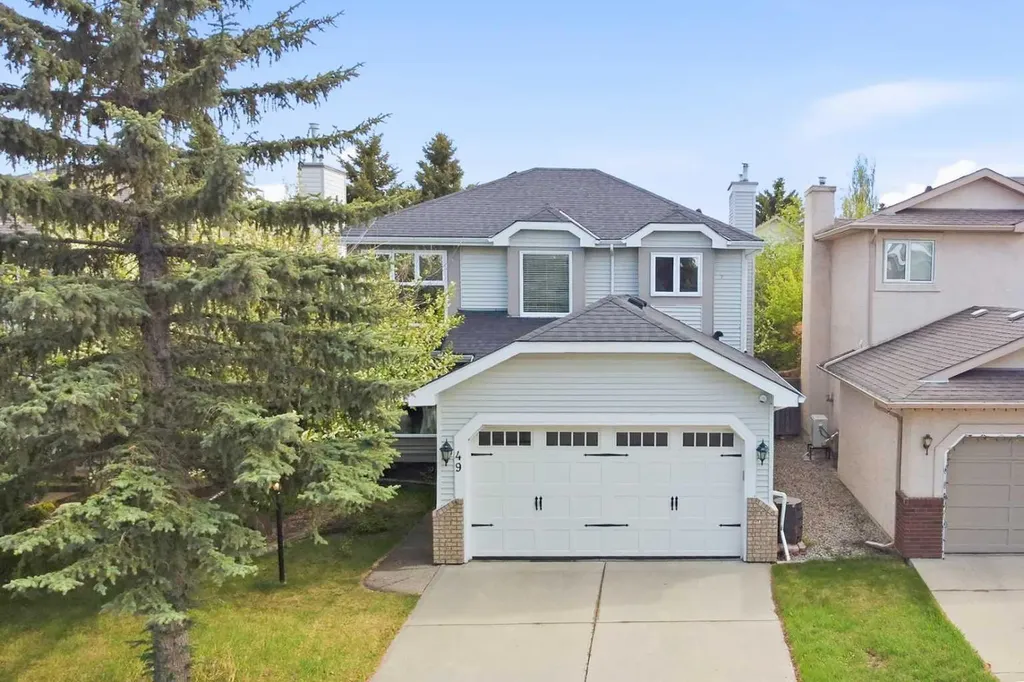 49 Shawbrooke Close SW Calgary AB T2Y 3A5
