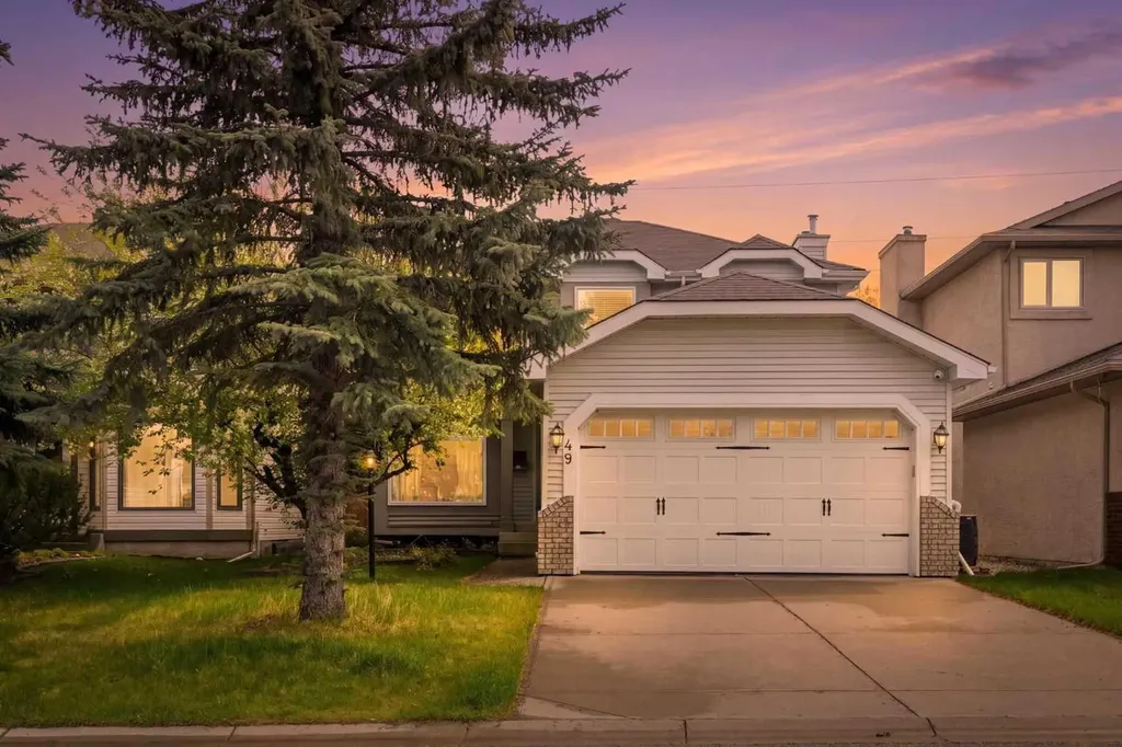 49 Shawbrooke Close SW Calgary AB T2Y 3A5