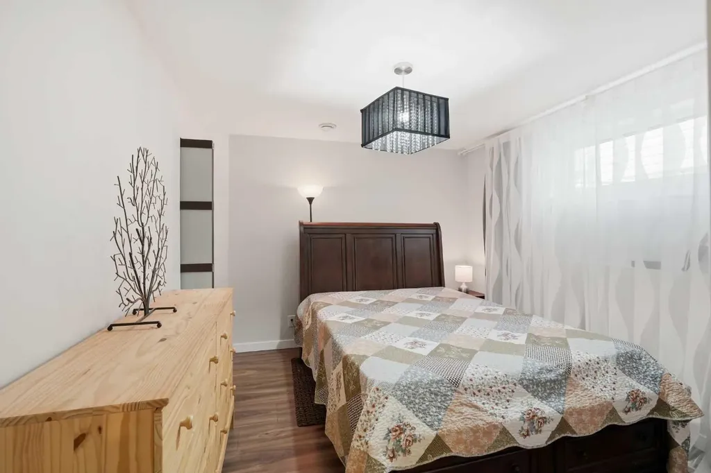 49 Shawbrooke Close Calgary AB T2Y 3A5