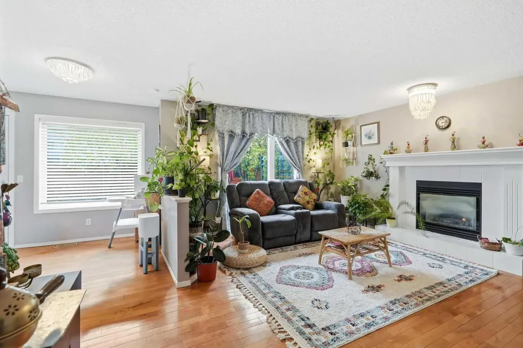 49 Shawbrooke Close SW Calgary AB T2Y 3A5