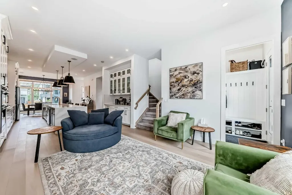 3221 Kinsale Road SW Calgary AB T3E 4S1
