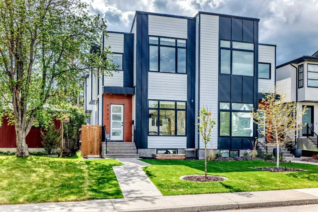 3221 Kinsale Road SW Calgary AB T3E 4S1