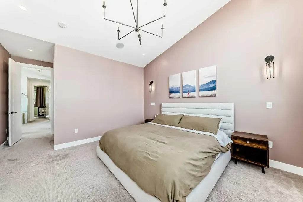 3221 Kinsale Road SW Calgary AB T3E 4S1