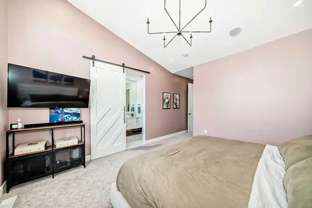 3221 Kinsale Road SW Calgary AB T3E 4S1