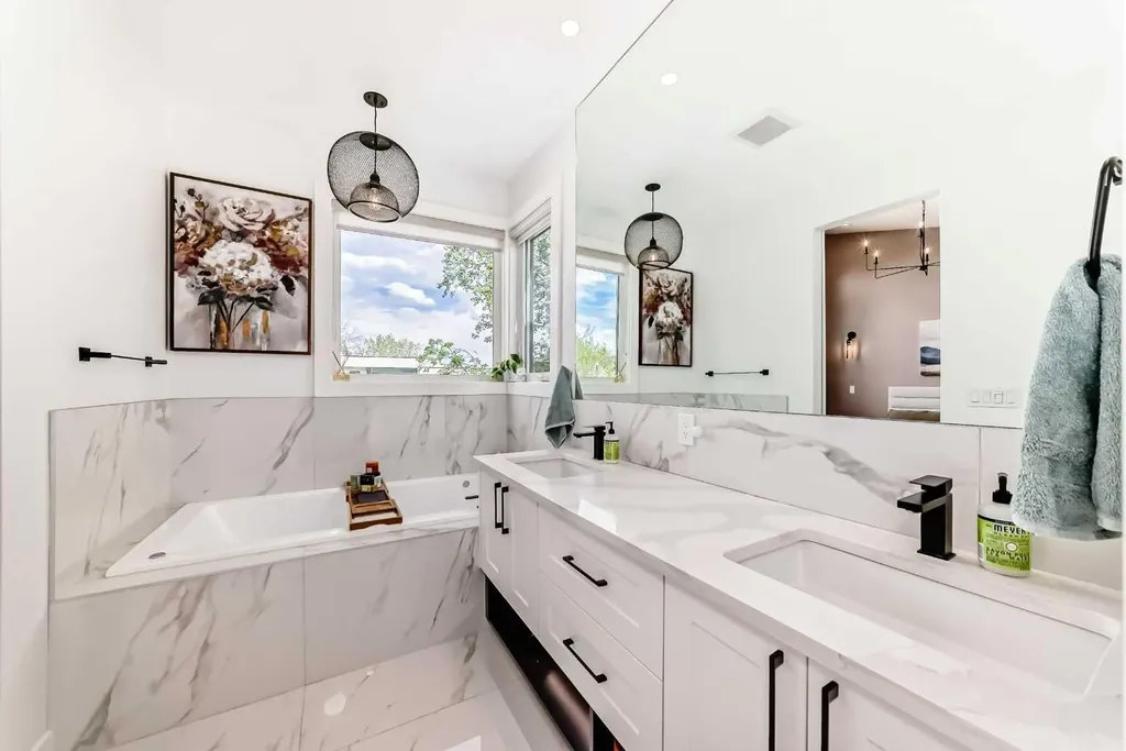3221 Kinsale Road SW Calgary AB T3E 4S1