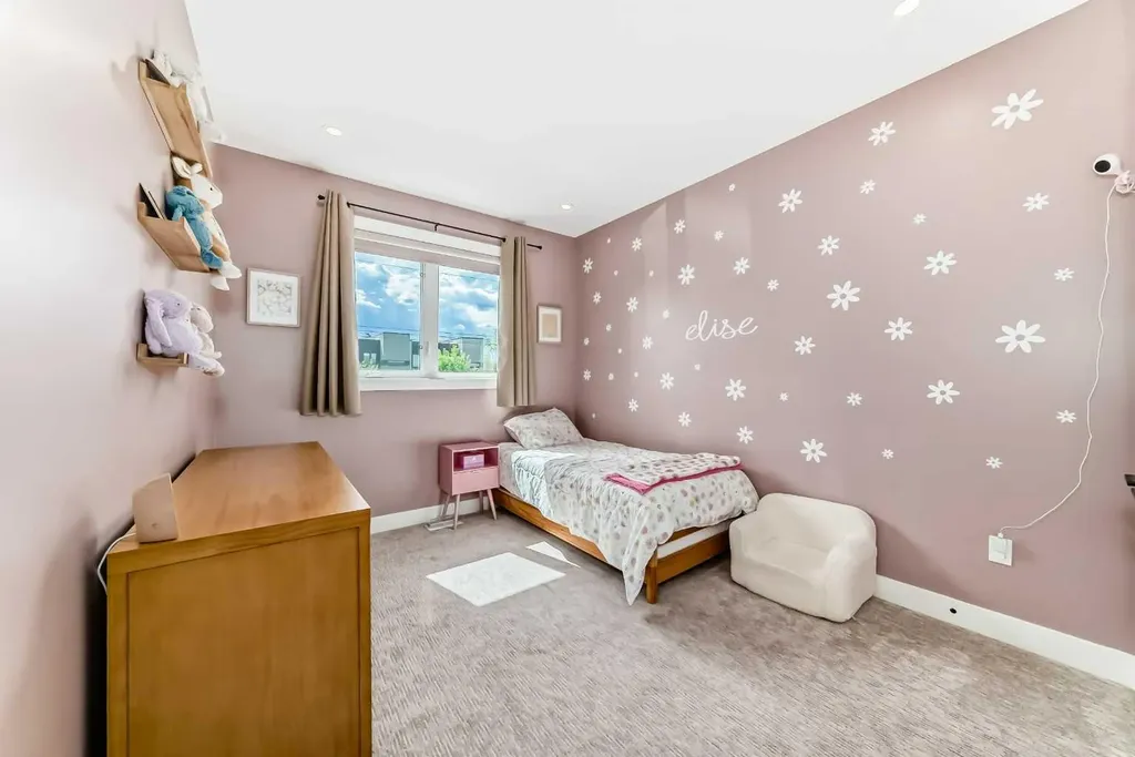 3221 Kinsale Road SW Calgary AB T3E 4S1