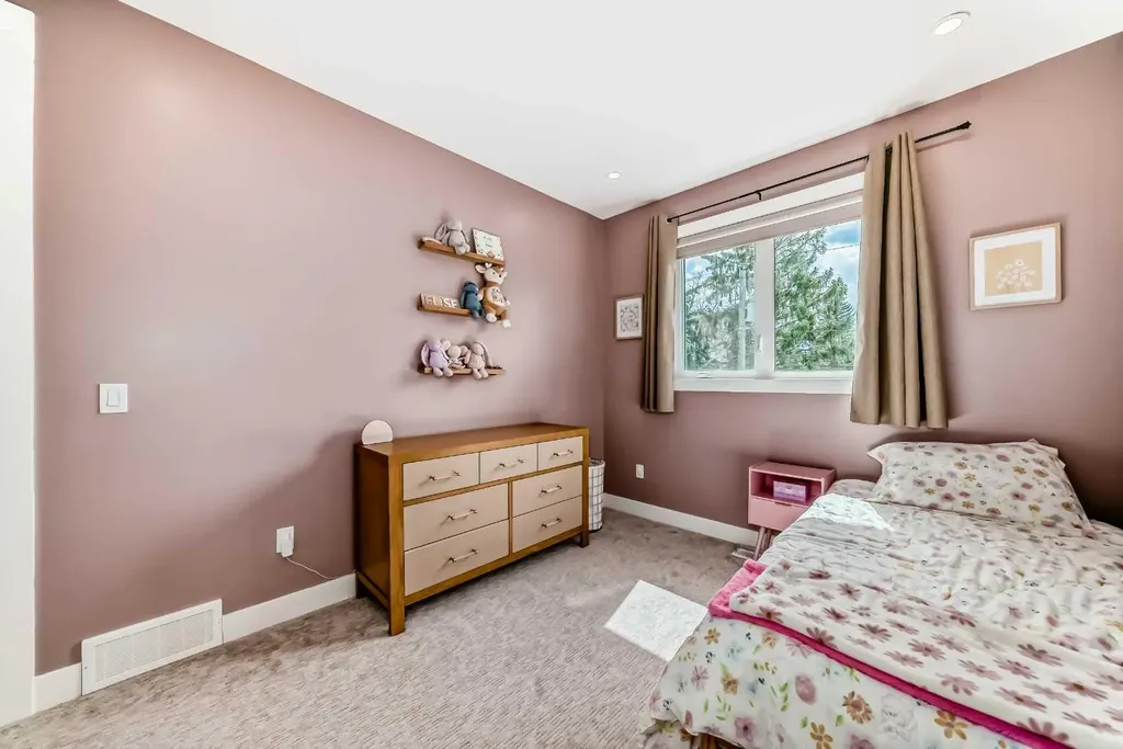 3221 Kinsale Road SW Calgary AB T3E 4S1