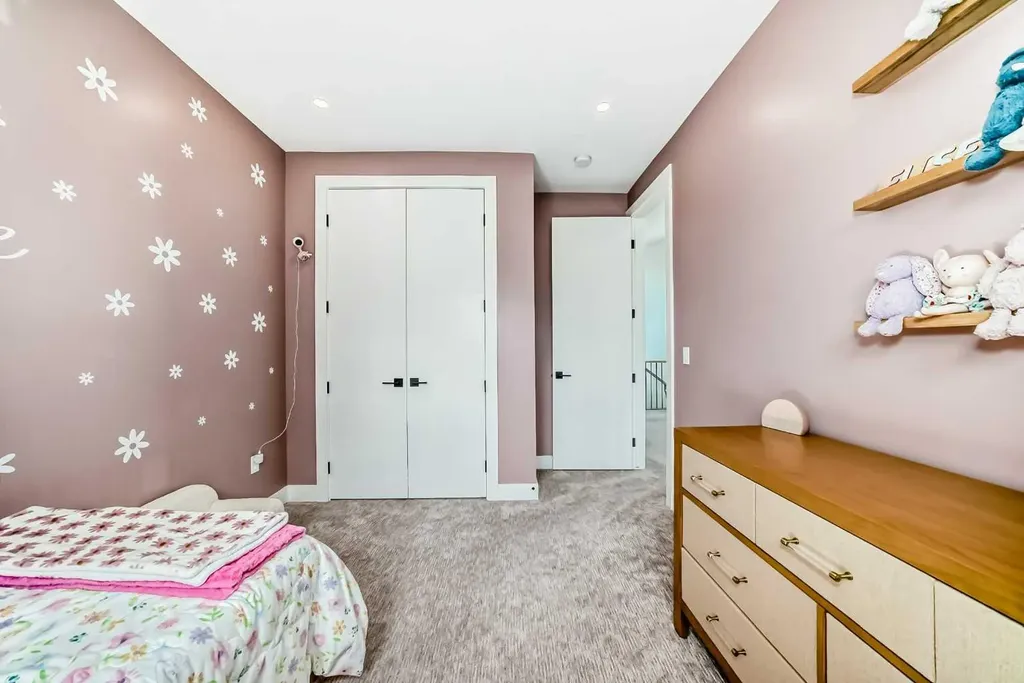 3221 Kinsale Road SW Calgary AB T3E 4S1