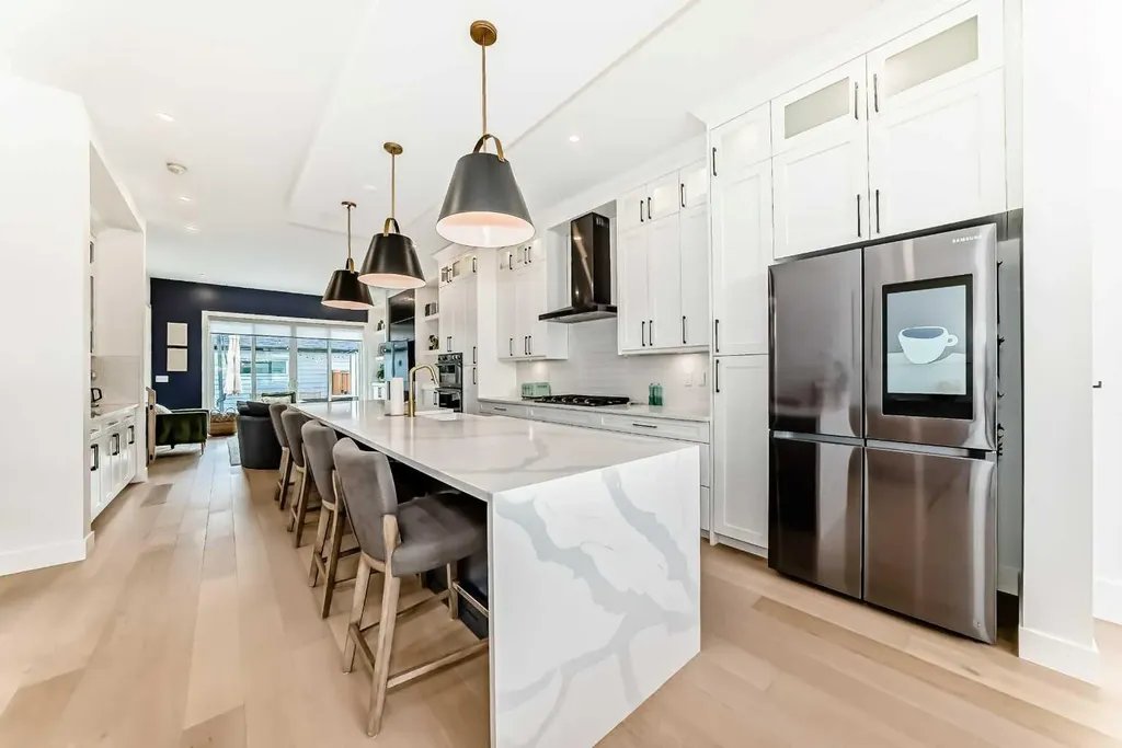 3221 Kinsale Road SW Calgary AB T3E 4S1