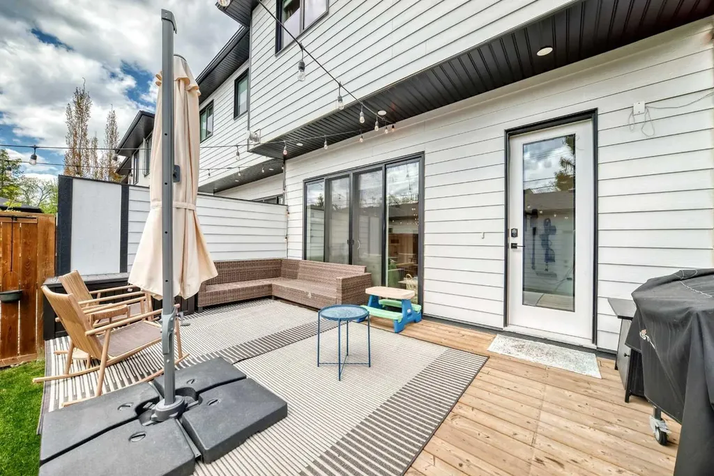 3221 Kinsale Road SW Calgary AB T3E 4S1