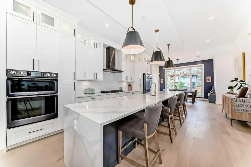 3221 Kinsale Road SW Calgary AB T3E 4S1