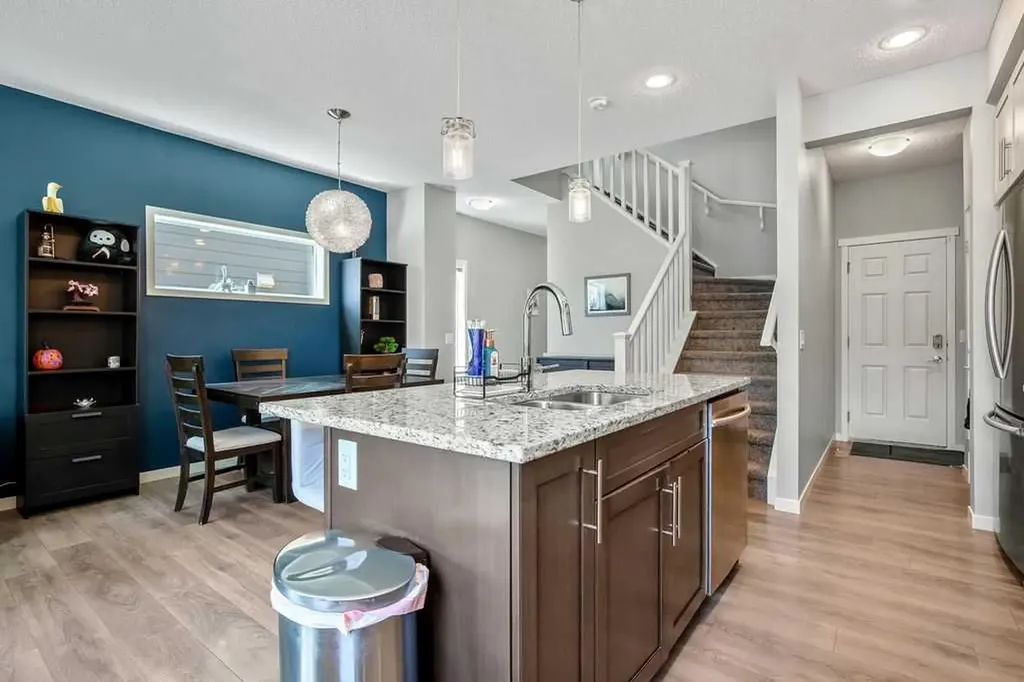 219 Mahogany Grove SE Calgary AB T3M 1W8