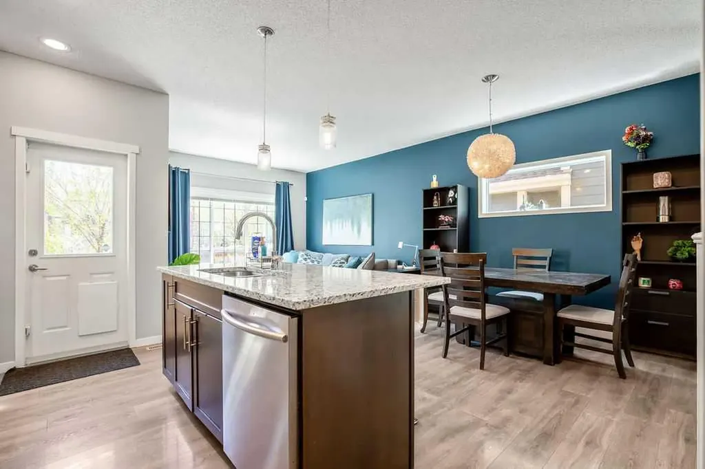 219 Mahogany Grove SE Calgary AB T3M 1W8
