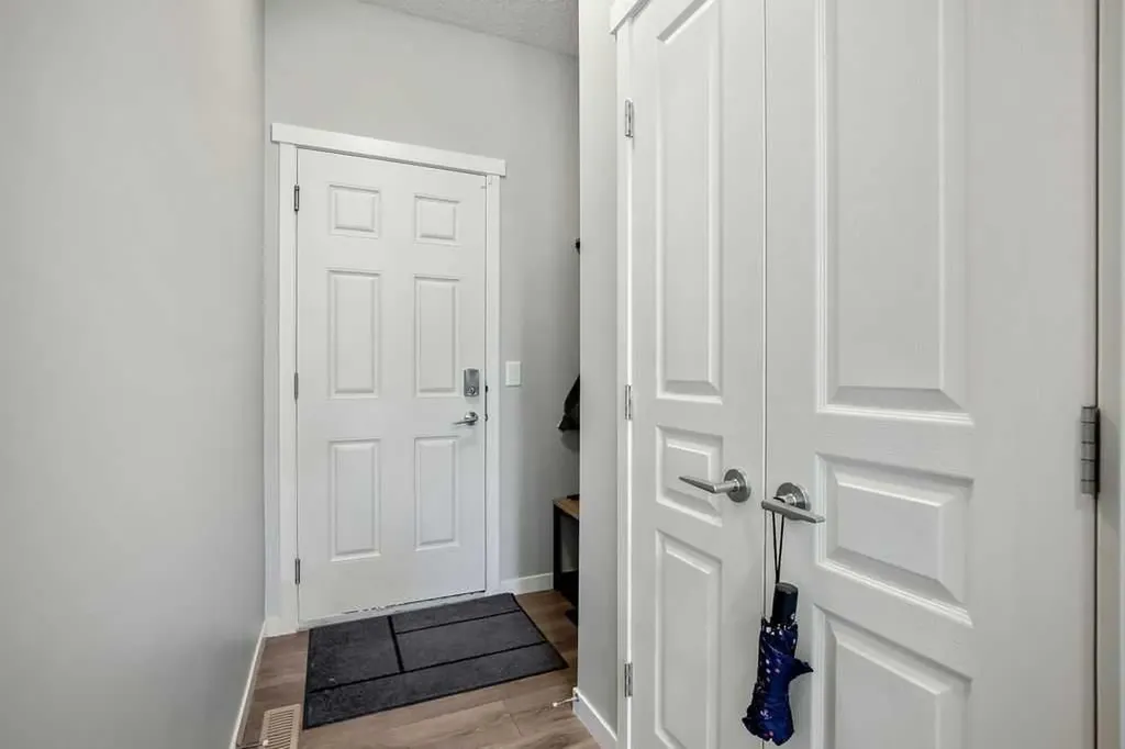 219 Mahogany Grove SE Calgary AB T3M 1W8