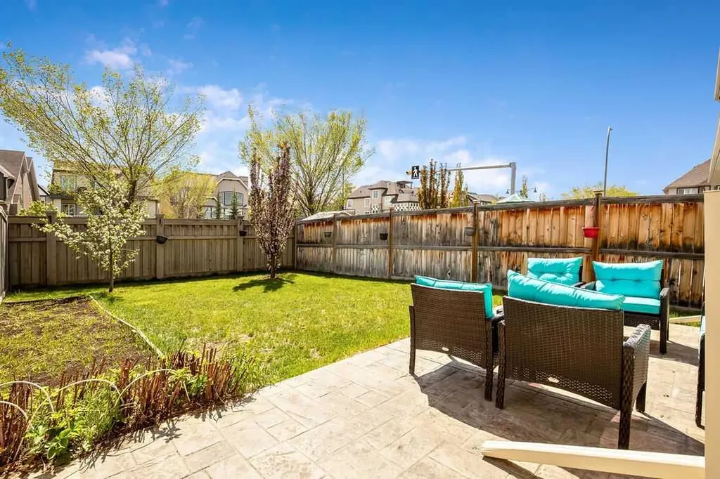 219 Mahogany Grove SE Calgary AB T3M 1W8