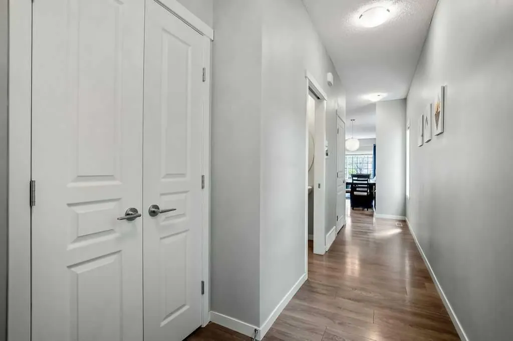 219 Mahogany Grove SE Calgary AB T3M 1W8