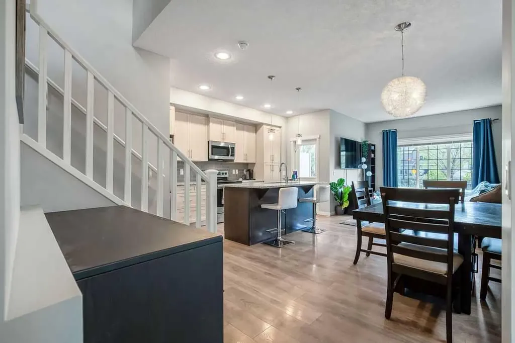 219 Mahogany Grove SE Calgary AB T3M 1W8