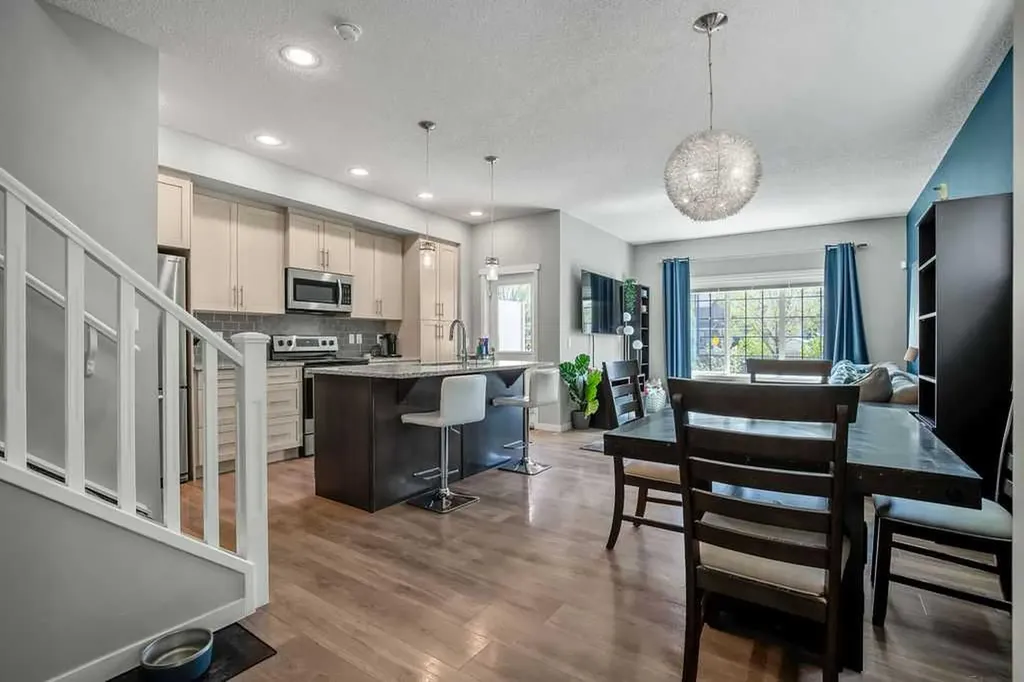 219 Mahogany Grove SE Calgary AB T3M 1W8