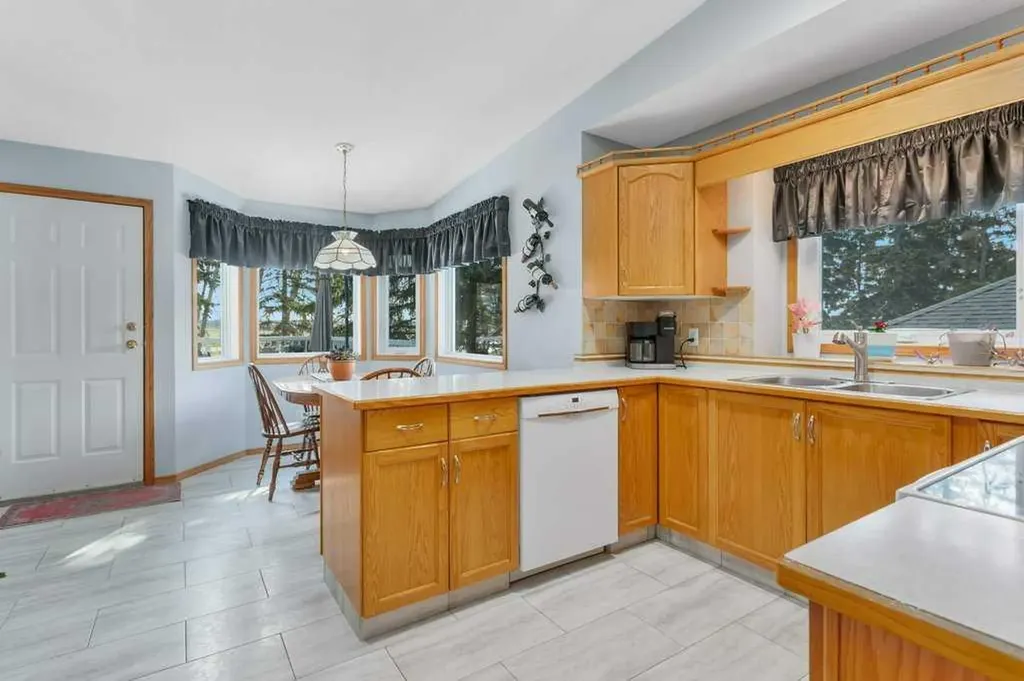 8 Petticoat Lane Lacombe AB T4L 1T6