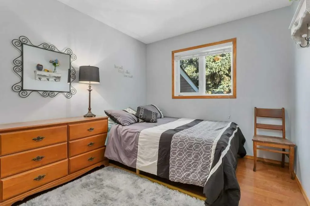 8 Petticoat Lane Lacombe AB T4L 1T6
