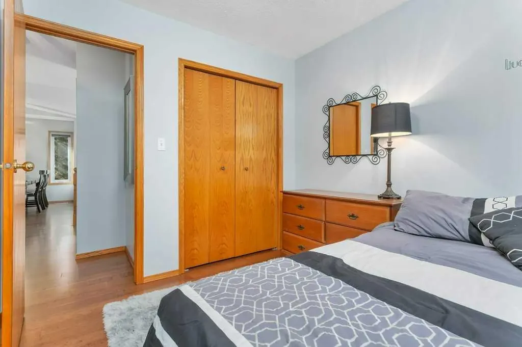 8 Petticoat Lane Lacombe AB T4L 1T6