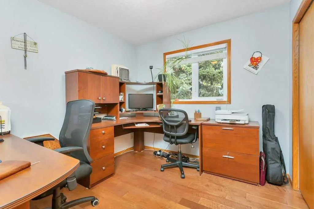8 Petticoat Lane Lacombe AB T4L 1T6