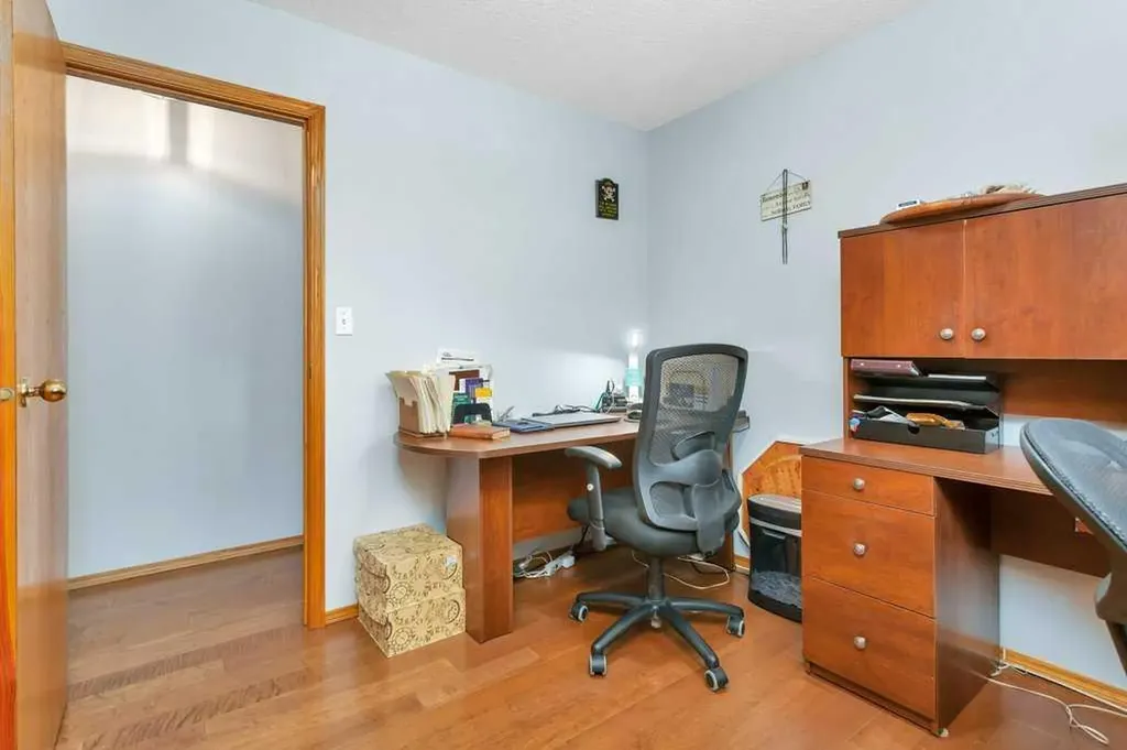 8 Petticoat Lane Lacombe AB T4L 1T6