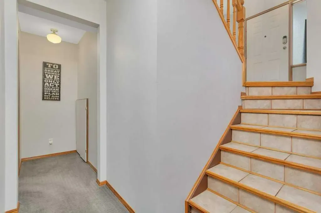 8 Petticoat Lane Lacombe AB T4L 1T6