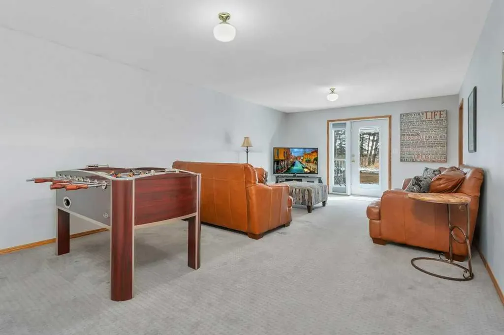 8 Petticoat Lane Lacombe AB T4L 1T6