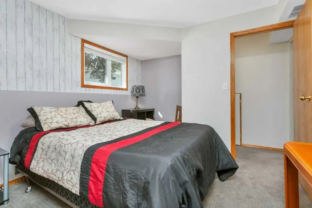 8 Petticoat Lane Lacombe AB T4L 1T6