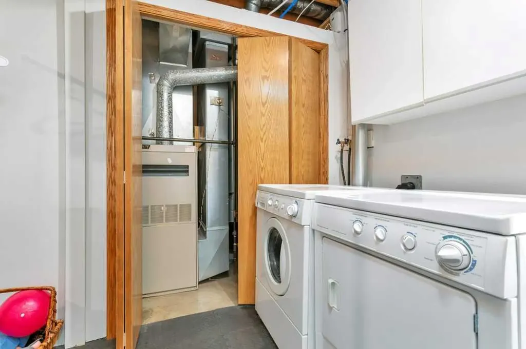 8 Petticoat Lane Lacombe AB T4L 1T6