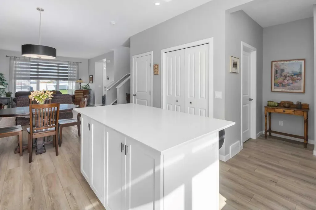 395 Magnolia Drive SE Calgary AB T3M 3M4