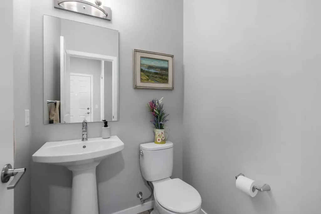 395 Magnolia Drive SE Calgary AB T3M 3M4