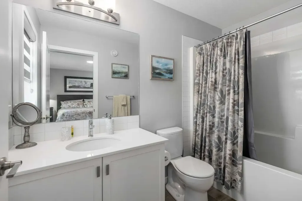 395 Magnolia Drive SE Calgary AB T3M 3M4