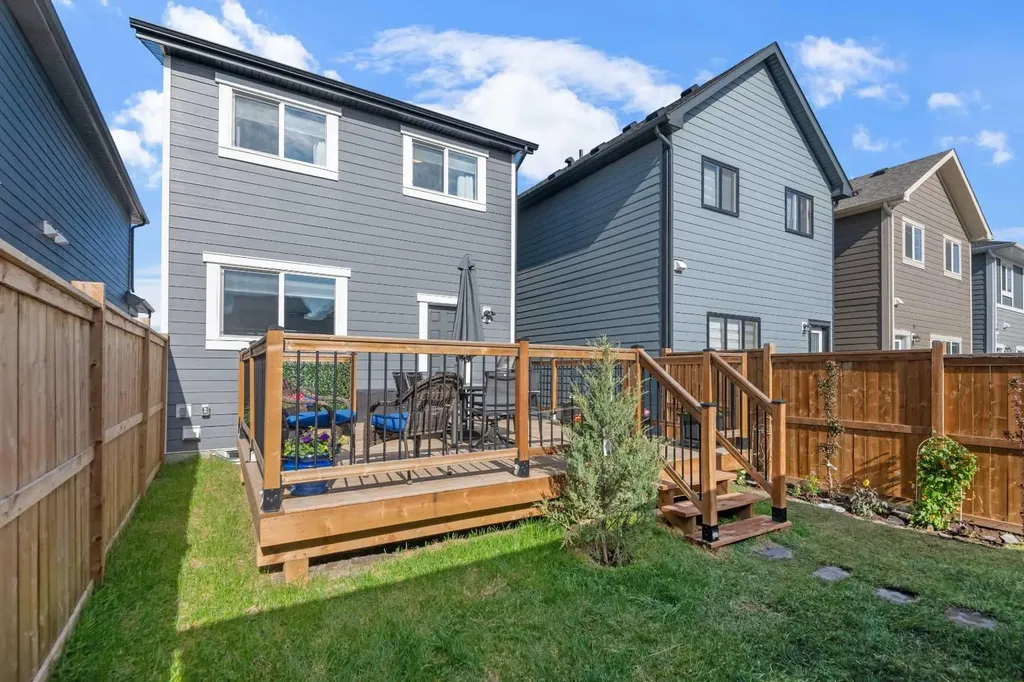 395 Magnolia Drive SE Calgary AB T3M 3M4
