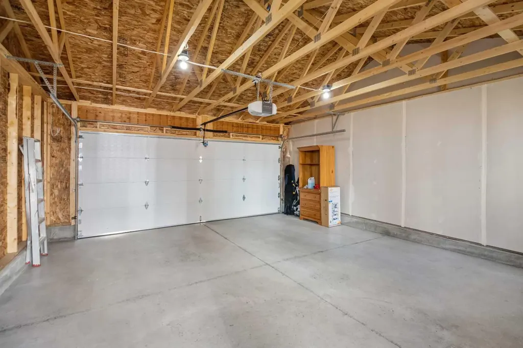 395 Magnolia Drive SE Calgary AB T3M 3M4
