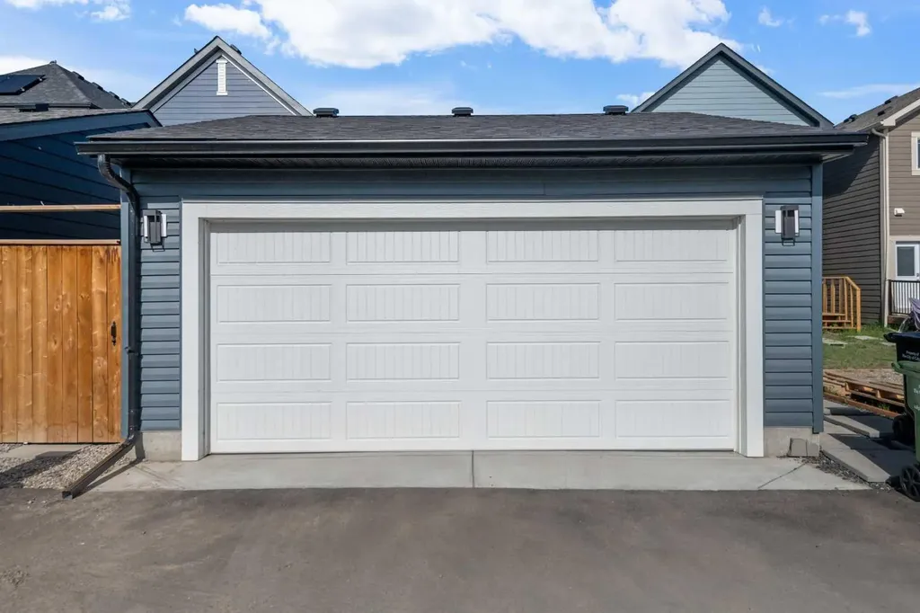 395 Magnolia Drive SE Calgary AB T3M 3M4