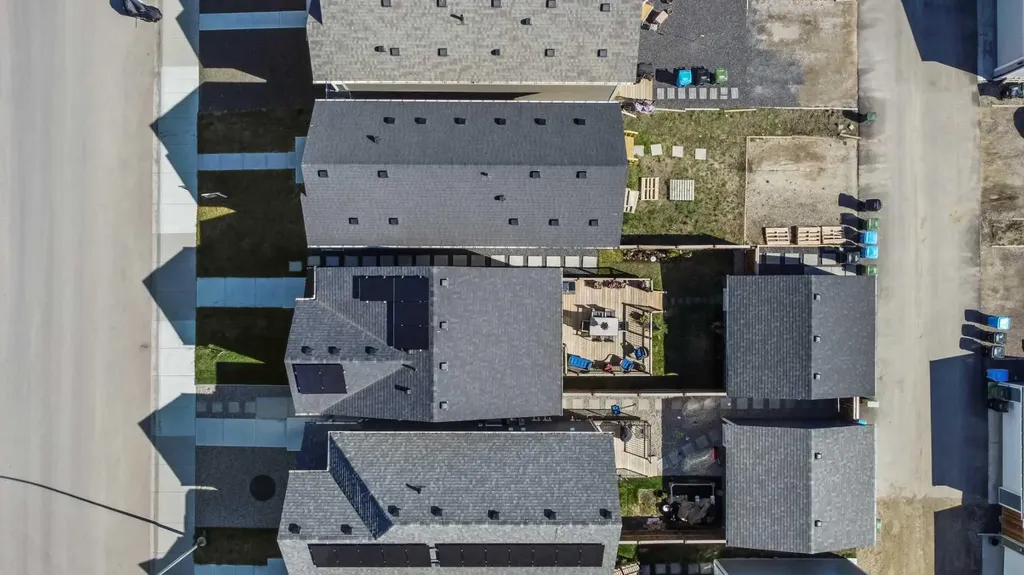 395 Magnolia Drive SE Calgary AB T3M 3M4