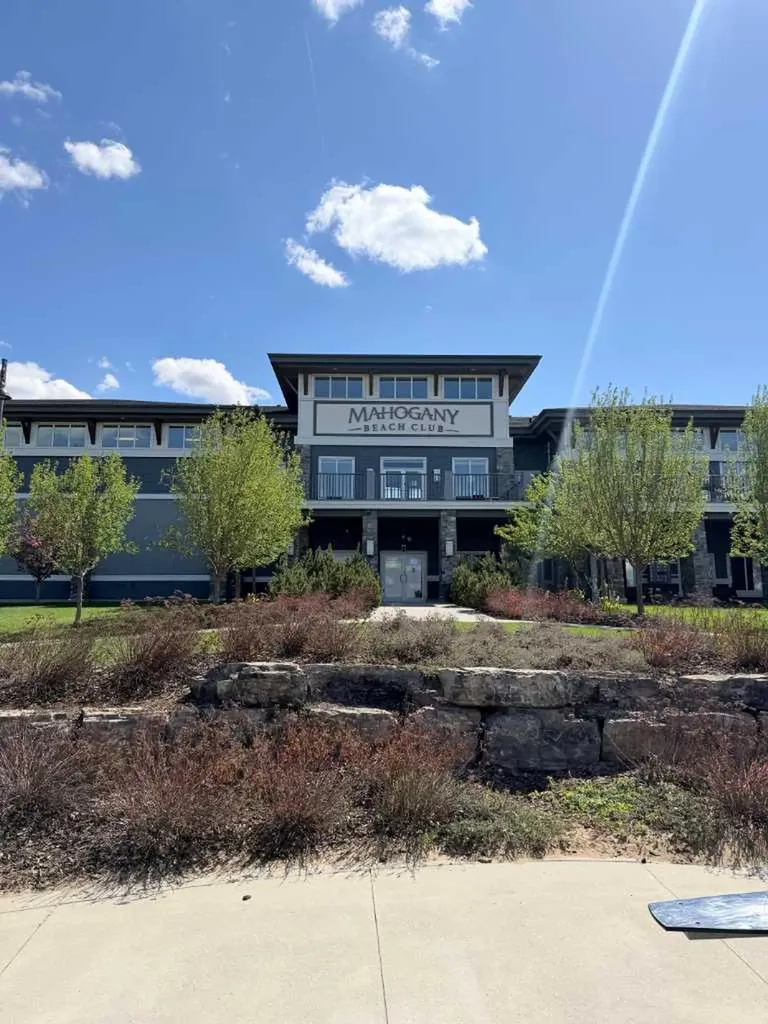 395 Magnolia Drive SE Calgary AB T3M 3M4