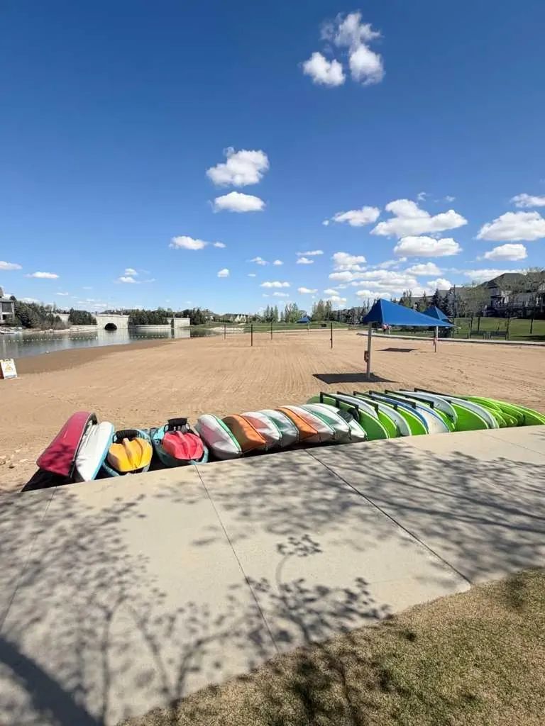 395 Magnolia Drive SE Calgary AB T3M 3M4