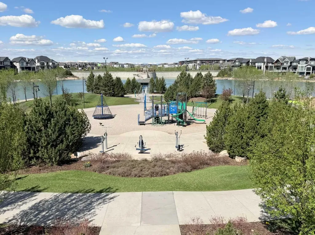 395 Magnolia Drive SE Calgary AB T3M 3M4