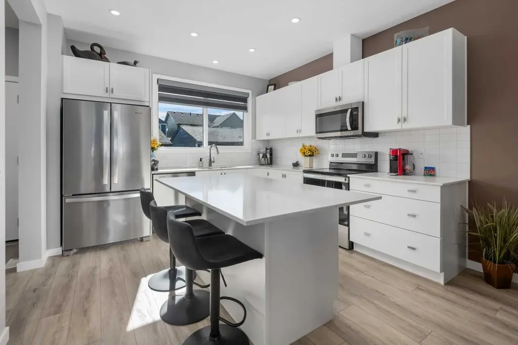 395 Magnolia Drive SE Calgary AB T3M 3M4