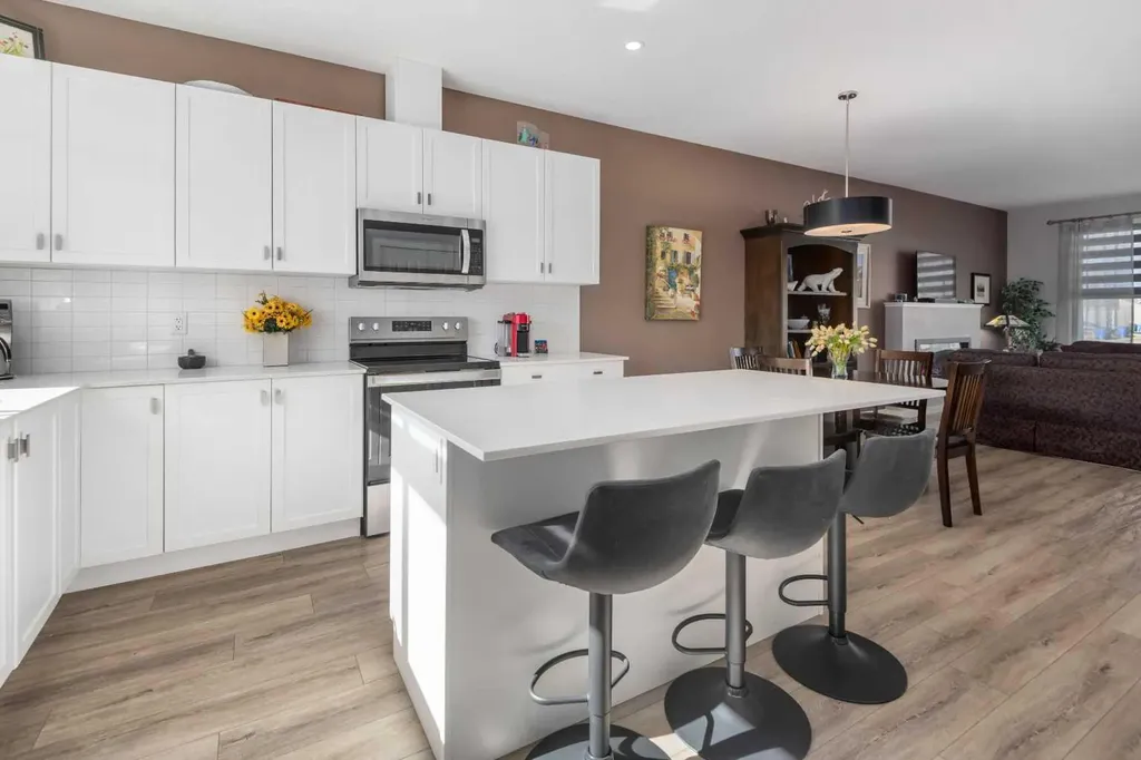 395 Magnolia Drive SE Calgary AB T3M 3M4