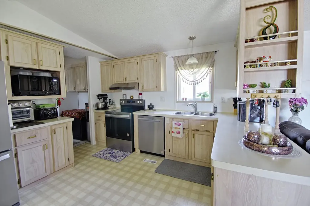 2910 20 Street S Lethbridge AB T1K 6S8