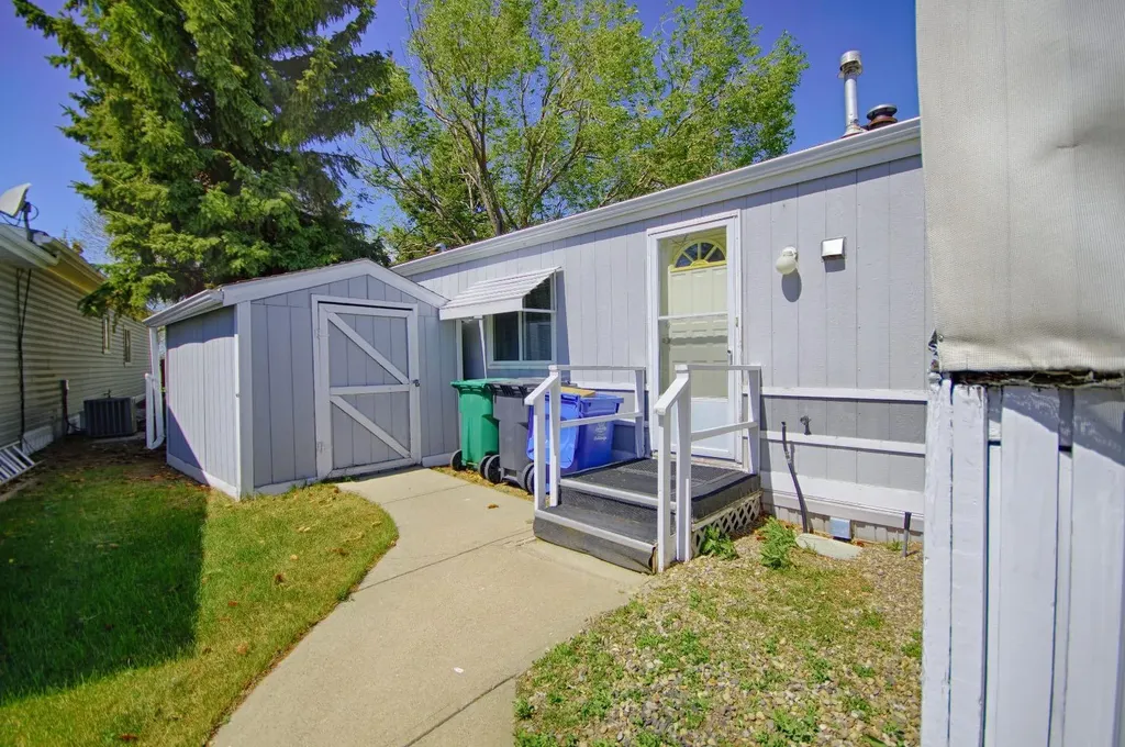 2910 20 Street S Lethbridge AB T1K 6S8