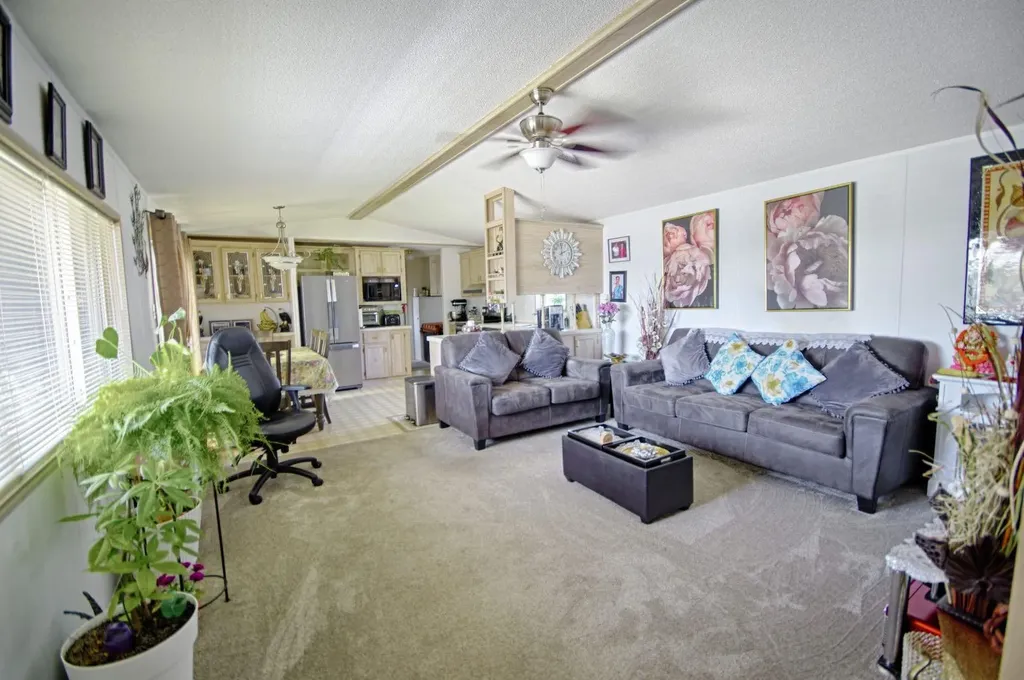 2910 20 Street S Lethbridge AB T1K 6S8