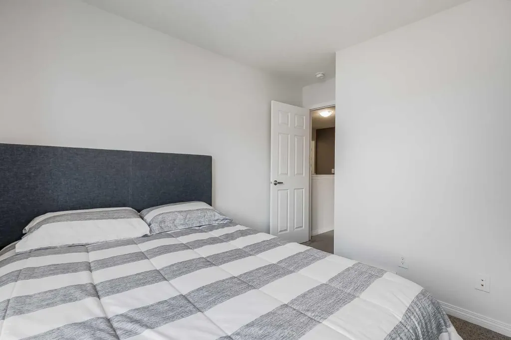 304 Windrow Crescent SW Airdrie AB T4B 4K2