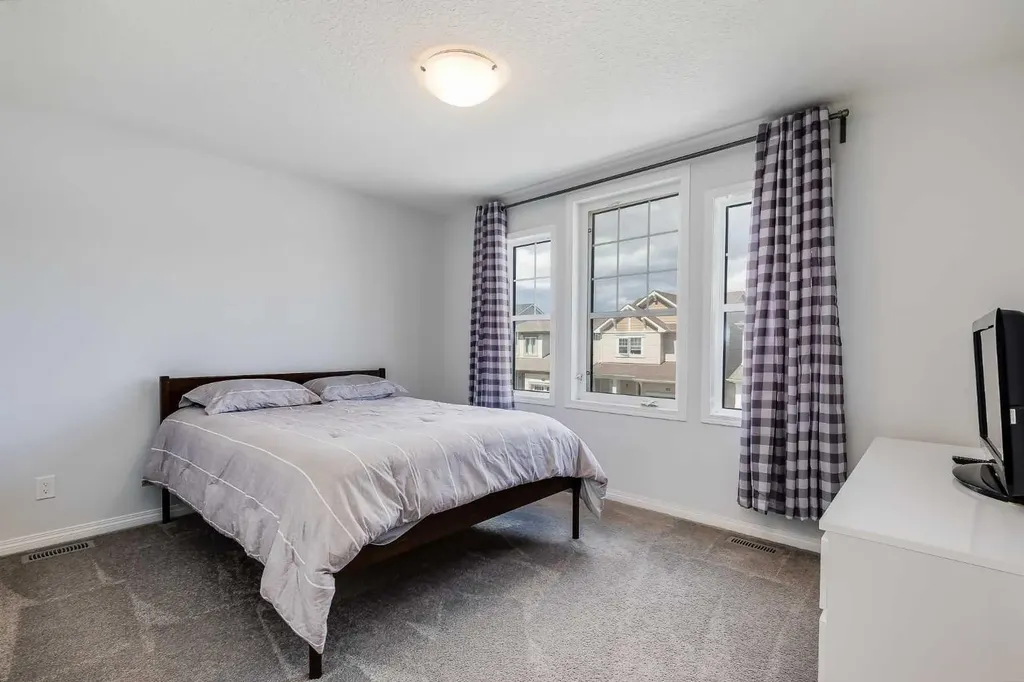 304 Windrow Crescent SW Airdrie AB T4B 4K2