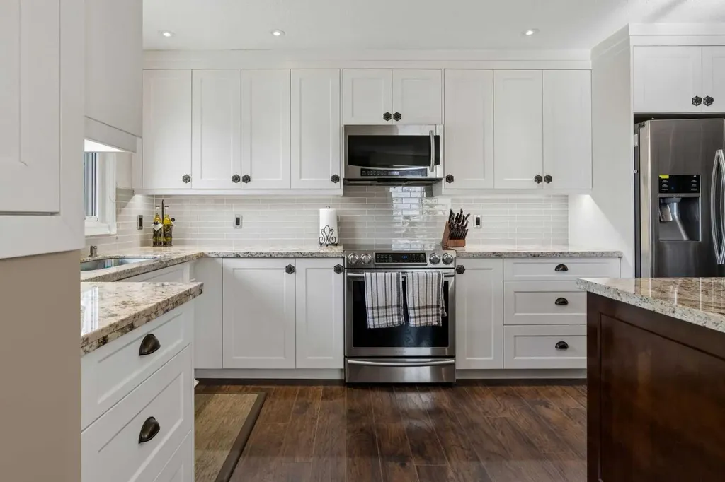 6751 34 Avenue NE Calgary AB T1Y4M1